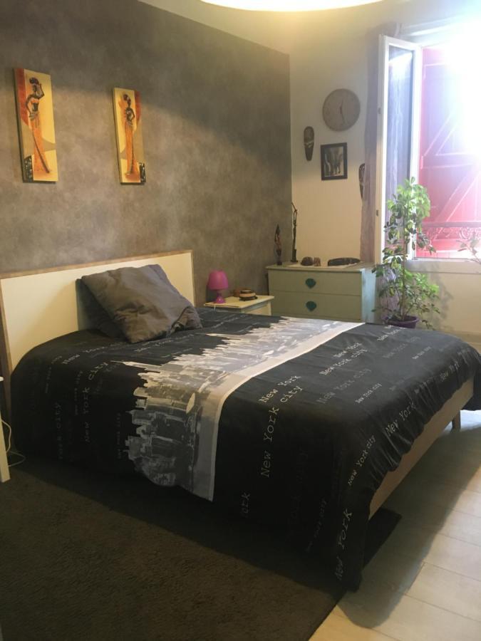 Belle Chambre Au Coeur De Bayonne Apartment Luaran gambar