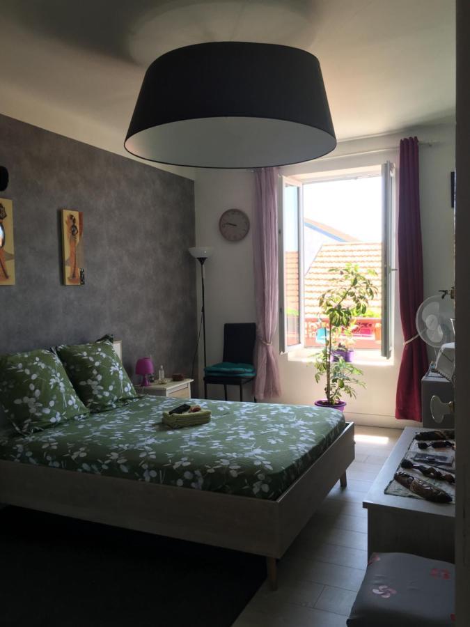 Belle Chambre Au Coeur De Bayonne Apartment Luaran gambar